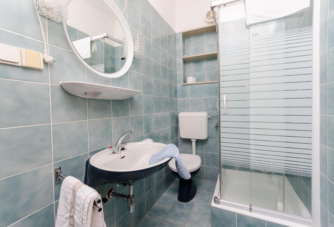 Apartments Slavica R Banjol Zewnętrze zdjęcie