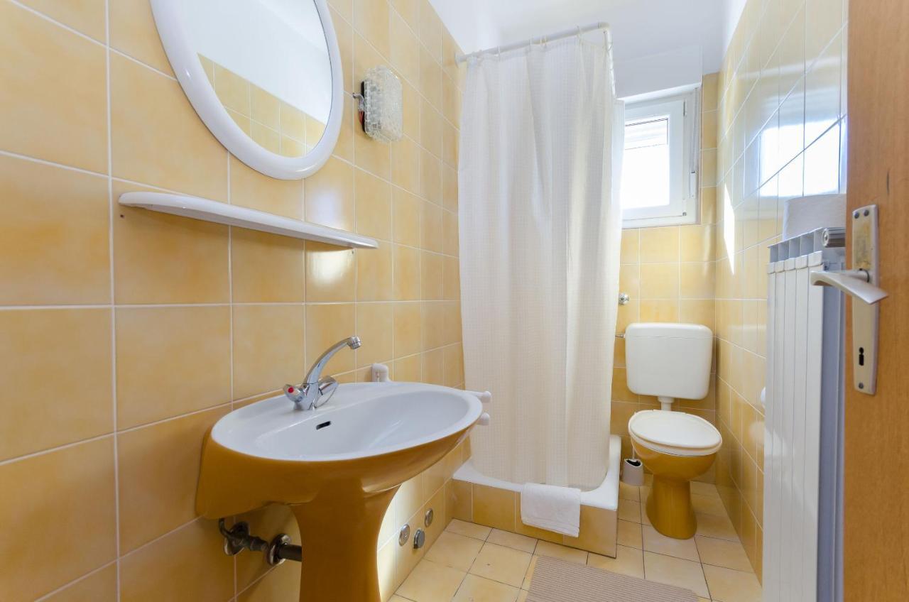 Apartments Slavica R Banjol Zewnętrze zdjęcie